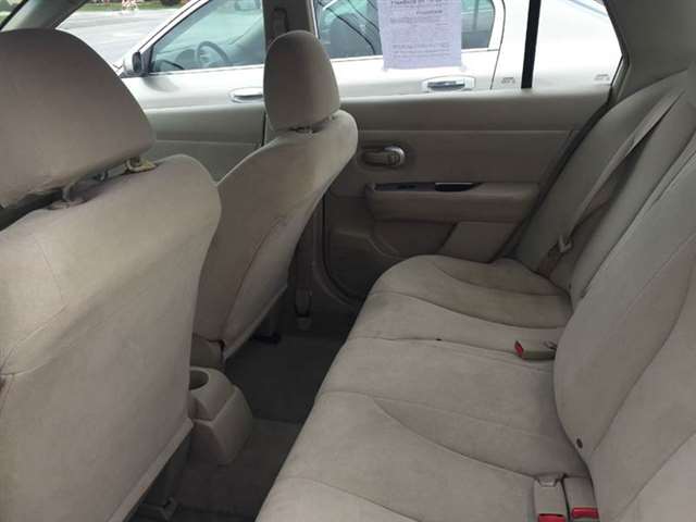 2009 Nissan Versa 1.8 S 4dr Sedan 4A